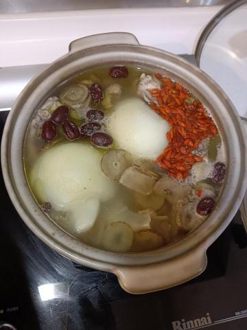 健康樹 客製化家庭菜宅配服務 - 蒜頭雞湯