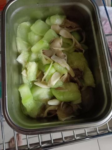 健康樹 客製化家庭菜宅配服務 - 鮮菇絲瓜料理