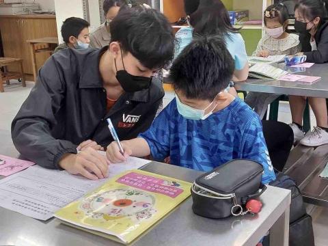 小范老師（專攻會考衝刺） - 