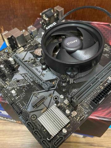 大衛資訊科技 - 協助拆卸故障主板