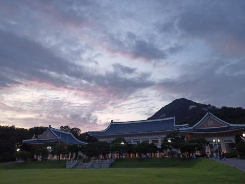 謝育庭 韓文翻譯/韓文家教 - 