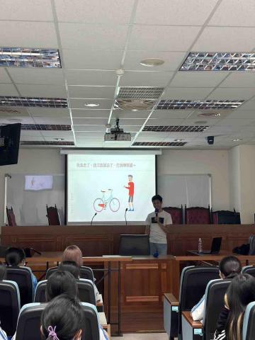 梓榆 Vincent - 高中法律座談