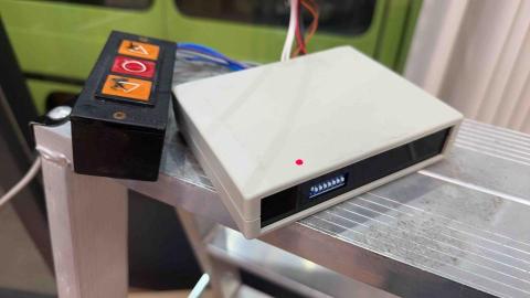 元宇通訊工程行 - 昇銳主機接重鐵捲門控制器