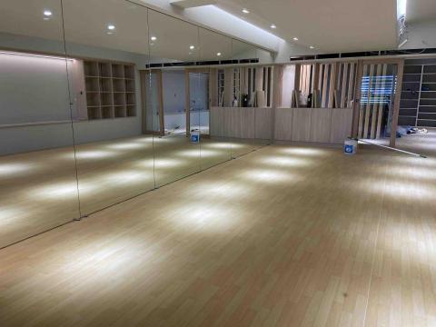 軒合環境維護 - 瑜珈教室玻璃清潔後