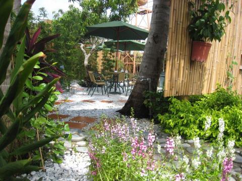 otl老十作水電泳池 - 庭園造景