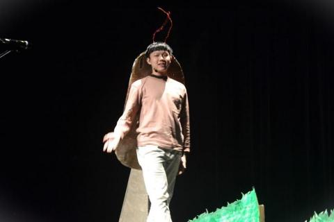 陳仁鈺 - 高中時期擔綱校內傳統英語話劇《The origin of the world 》之劇照