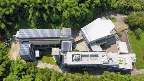 台灣能源科技股份有限公司 - 南藝大案場: 錯開學校上下課時間進行施工，避免學生上課受工程干擾