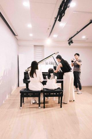 盧老師（鋼琴教學/到府教學） - 