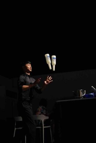 花式調酒師陳武良 - 室內花式調酒表演