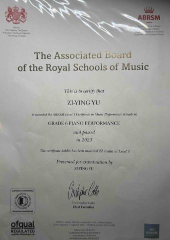 游子瑩 - 去年才考過的英國皇家6級檢定（鋼琴彈奏）