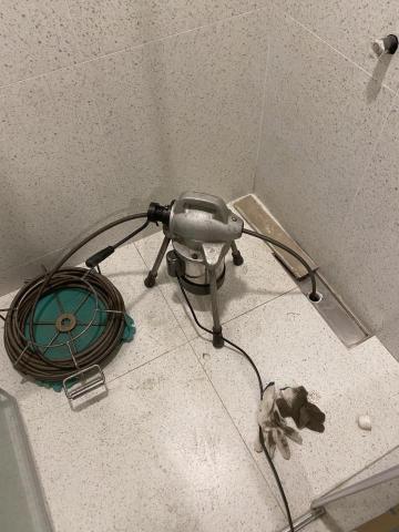 永立淨包通工程行 - 浴室排水孔通水管