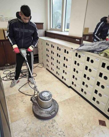 辰欣清潔公司 - 地板打蠟施作