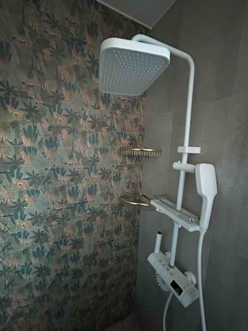 YeeJ水電行 - 淋浴蓮蓬代客安裝