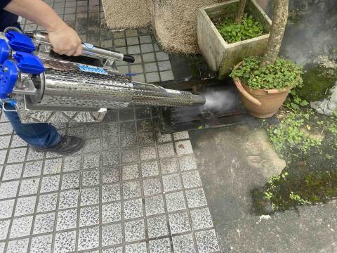 潔澄清潔事業有限公司 - 排水溝噴藥