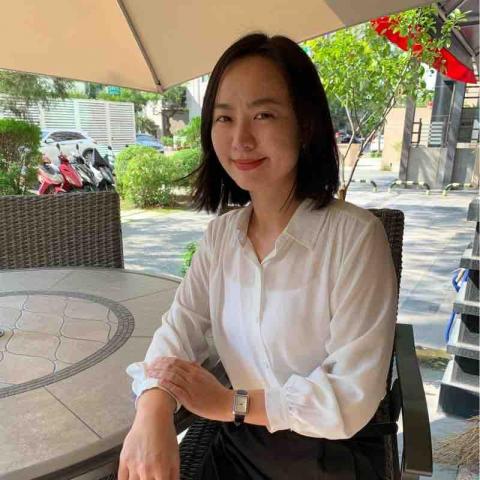 提供sbir代寫服務的專家Vicky Chiang