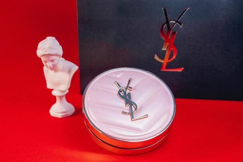 吳泓頲 - 化妝品 吳泓頲 - 化妝品