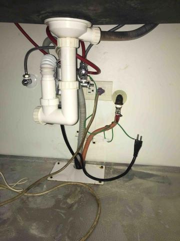 寬哥水電 - 更換廚下冷熱水開關解決水量太小問題。