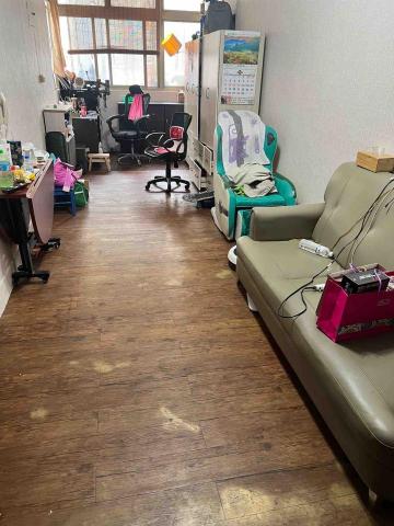 潢億地板 - 板橋案場：施作地板順平+直鋪塑膠地板
（傢俱搬移、分區施作）