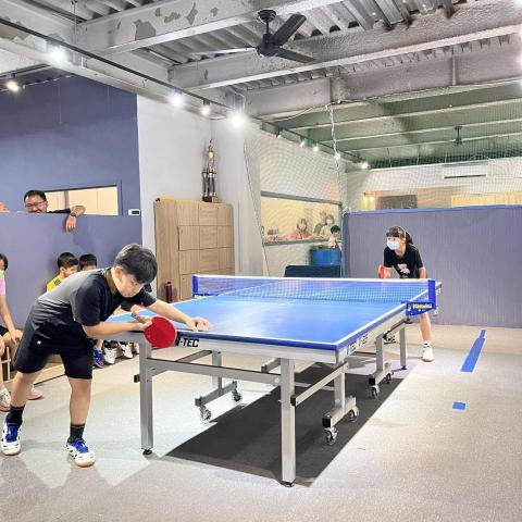 萬拓乒乓桌球俱樂部 -  萬拓乒乓桌球俱樂部 -