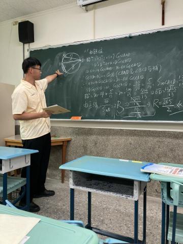 黃煜傑 - TRML數學競賽教學