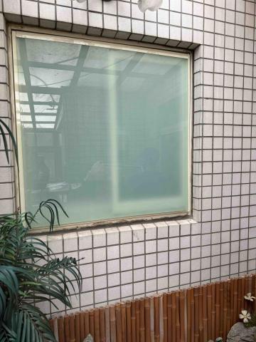 莊子緯 - 固定窗，5強+5強膠合白膜玻璃