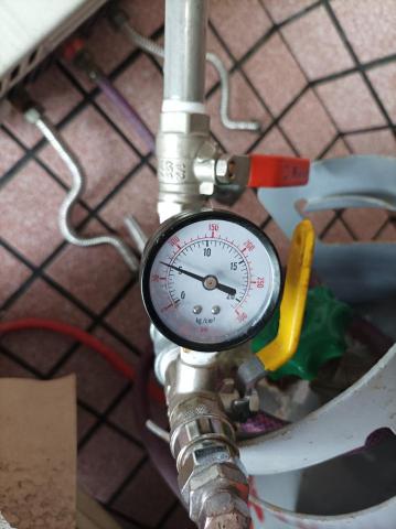 陳品豪 - 免打牆管內修復抓漏