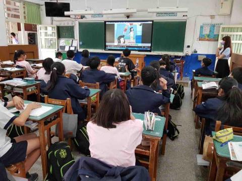 Michelle 留美英文老師 - 善用數位教材與學生互動