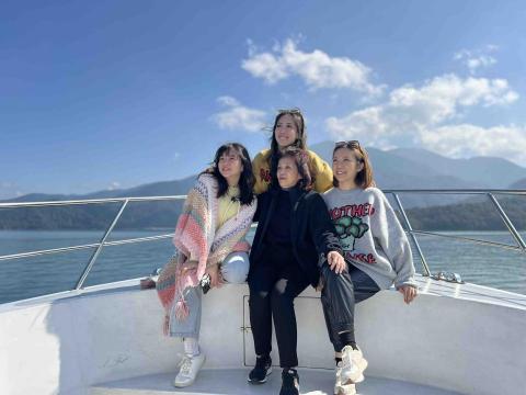 朋輝國際小客車租貸 - 馬來西亞貴賓日月潭包船