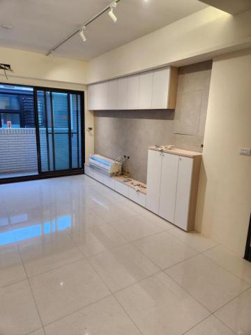 黃嘉文 - 電視牆造型設計兼具收納功能