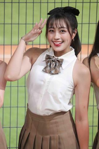 姍姍 - 球場演出