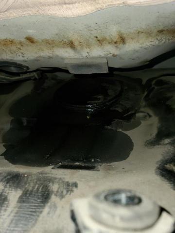 德仁汽車維修工作室 - f30油箱漏油