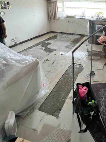 潢億地板 - 磁磚空鼓處理+鋪設防潮底料+鋪設塑膠地板
（磁磚處理照）