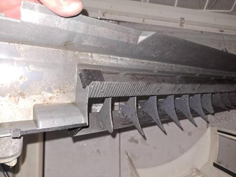 豪清淨企業社 - 冷氣水盤清洗前