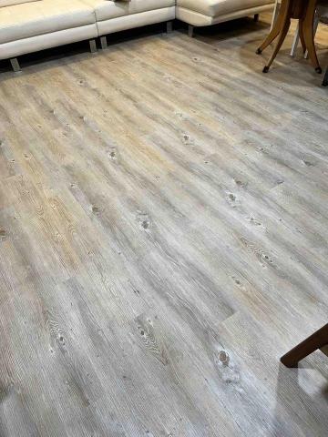 潢億地板 - 磁磚空鼓處理+鋪設防潮底料+鋪設塑膠地板
（完工照）