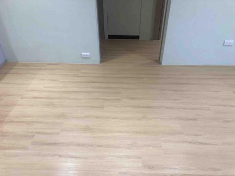 專家 - 卡扣地板8mm