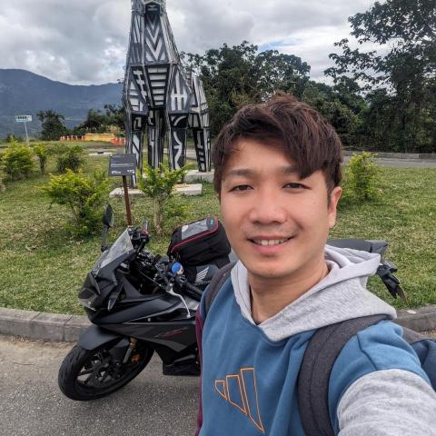 提供餐點服務的專家葉家宇