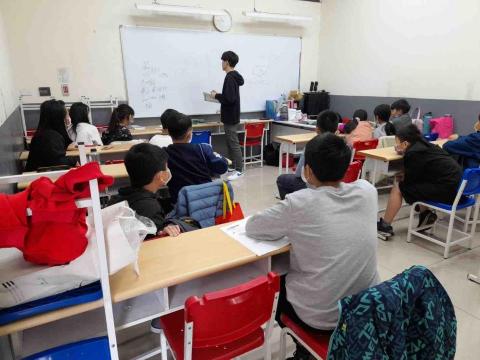 萬承濬 - 小五數學班上課實際畫面