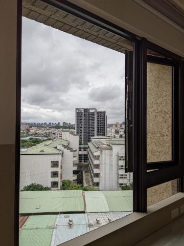 黃政斐 - 窗玻清潔後