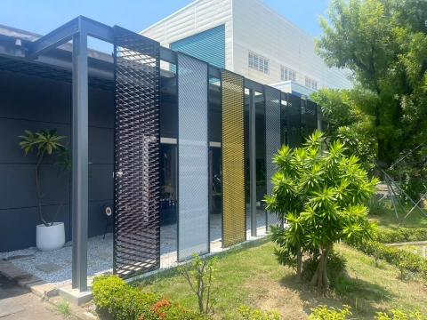 尼希米翻修工程 - RC地坪與鋼構工程,造型圍籬完成 尼希米翻修工程 - RC地坪與鋼構工程,造型圍籬完成