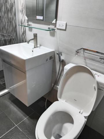 胡祐榛 - 大樓居家清潔浴廁