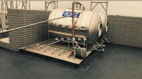 曾安琪 - 頂樓防水作業