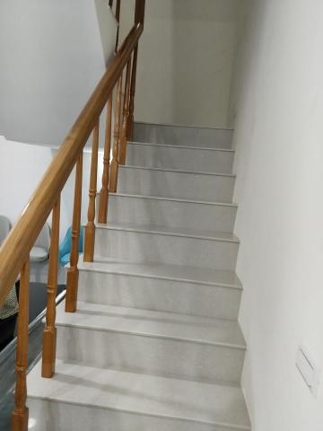 胡祐榛 - 樓梯清潔