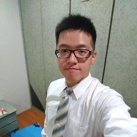 提供消防服務的專家李榮哲消防設備士