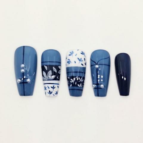 🌸 神仙美學 𝗗𝗲𝗶𝘁𝘆 𝗦𝘁𝘂𝗱𝗶𝗼 🌸 - 青花瓷旗袍美甲  🌸 神仙美學 𝗗𝗲𝗶𝘁𝘆 𝗦𝘁𝘂𝗱𝗶𝗼 🌸 - 青花瓷旗袍美甲