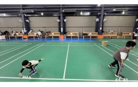 陳芃緯 - 透過撿球.丟球練習腳步及揮拍動作