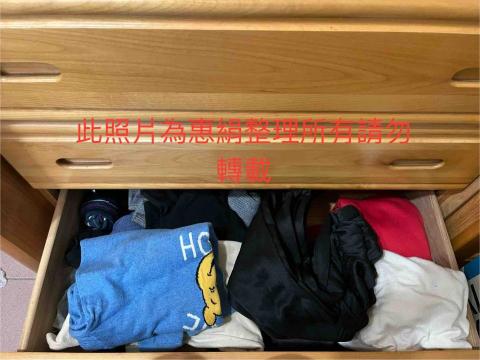 惠絹清潔 - 整理衣櫃前