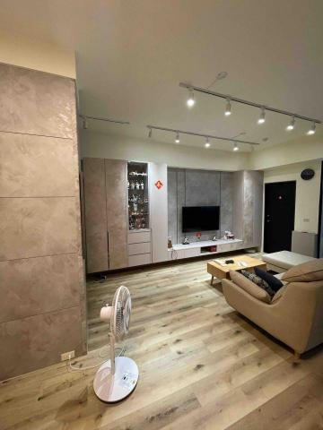 陳原恩 -  電視牆及電視櫃