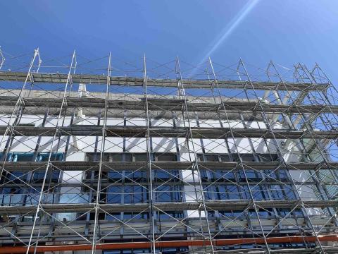 郁逸空間 傳賢國際 - 帷幕窗 外牆漆施工