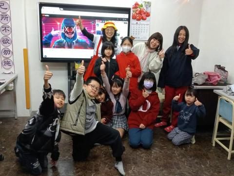 王小玲小姐 - 我們教的小朋友