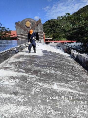 邑光防水隔熱工程 - 施工中圖片（高壓水槍清洗）屏東旭海活動中心